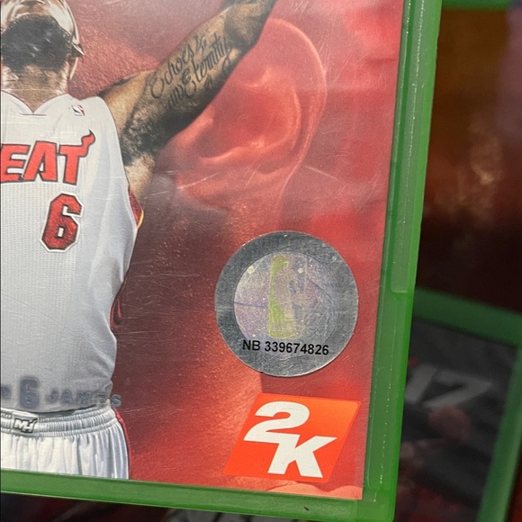 NBA 2K14 and NBA 2K17 Xbox One Game Bundle - Picture 7 of 16